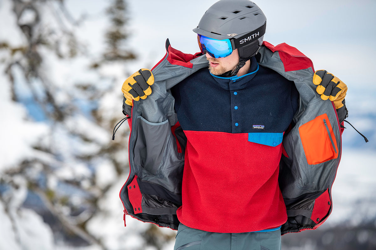 How to Stay Warm Skiing